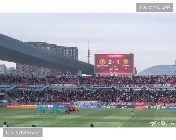 国安以密集防守应对关键战役，近期多场比赛凸显战术执行力
